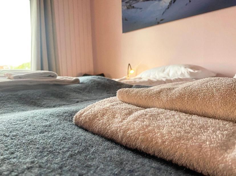 Notnes Midnattsol Guesthouse Skrova Zewnętrze zdjęcie